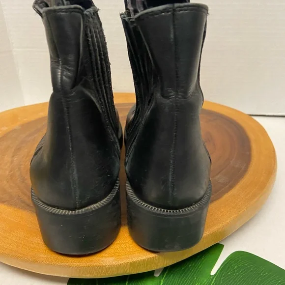 Zara Leather Slip On Boots - Picture 6 of 11